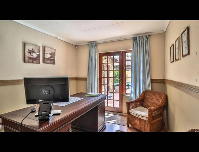 9 BEDROOM HOUSE FOR SALE IN SECUNDA CENTRAL